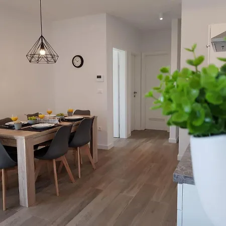 Maslina - 3 *